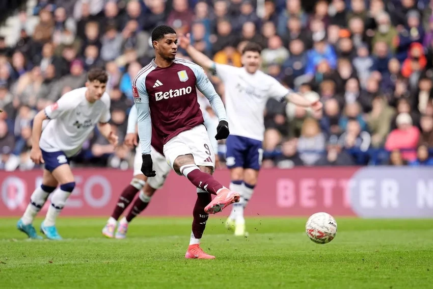 mu-aston-villa-marcus-rashford.jpg