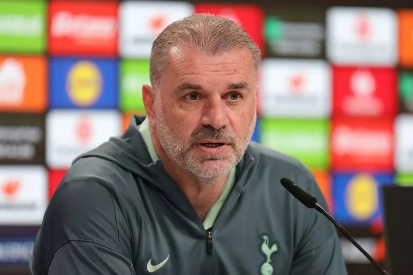Tôi không phải là gã hề,Tottenham,Postecoglou