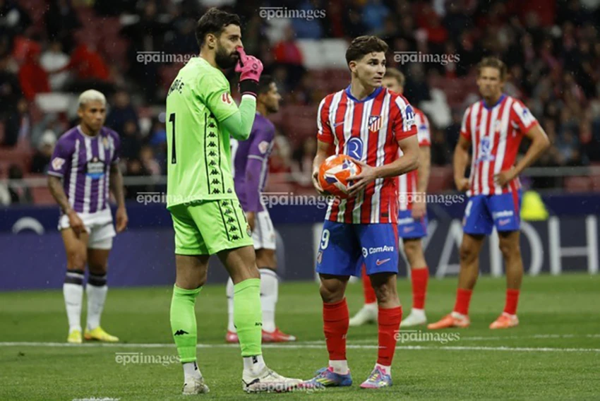 UEFA thay đổi luật vô cùng thú vị ngăn chặn thủ môn câu giờ,UEFA
