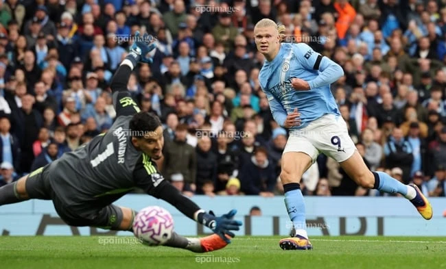 Mu thua đậm trận derby manchester