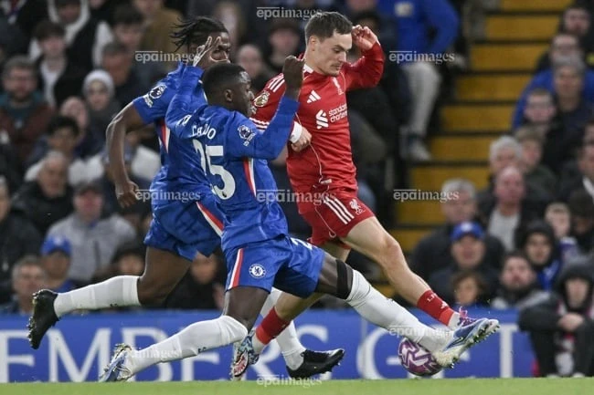 Liverpool thua trận thứ ba liên tiếp