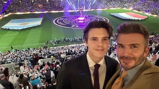 con-trai-ut-cua-beckham-chi-trich-ronaldo.jpg