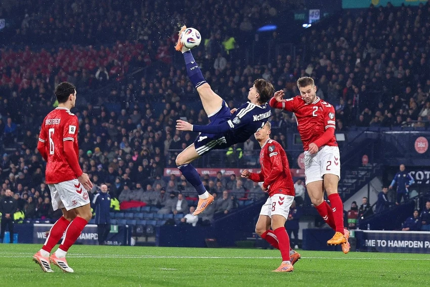 4-pham-chat-mctomninay.jpg