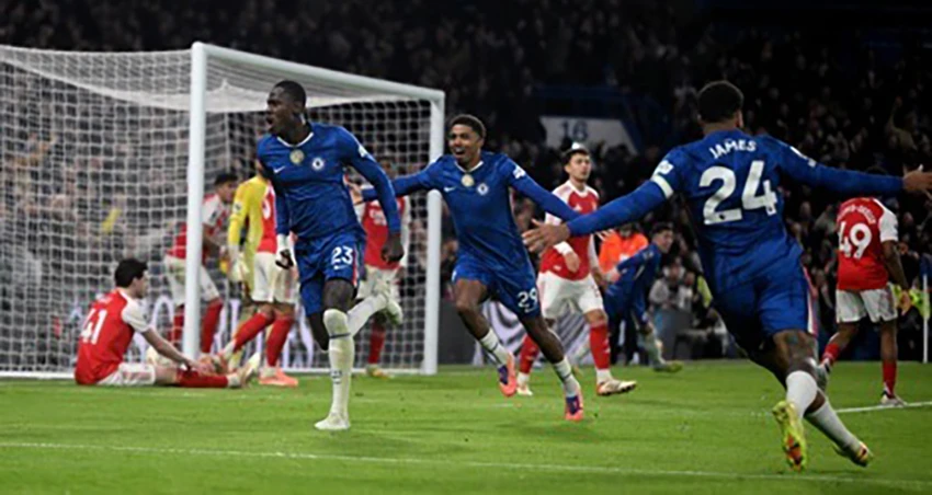 arsenal-phai-hoi-tiec.jpg