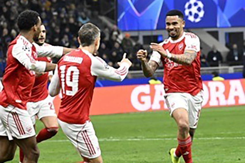 arsenal-vong-bang-champions-league.jpg