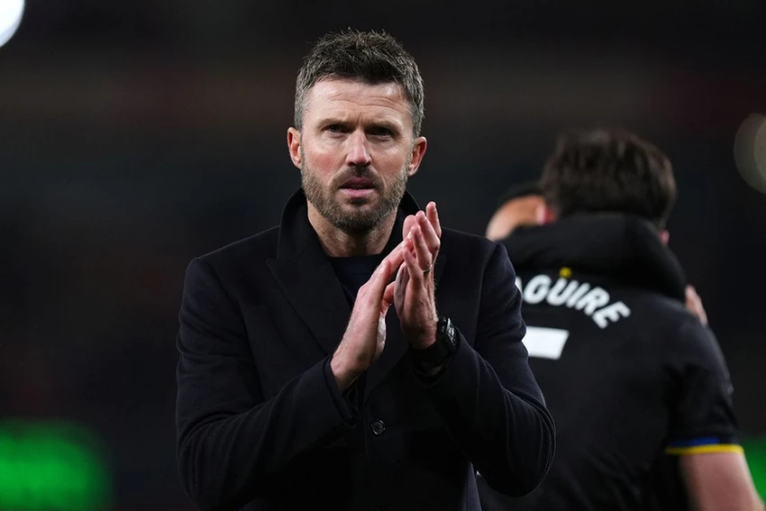 mu-sung-so-voi-carrick.jpg