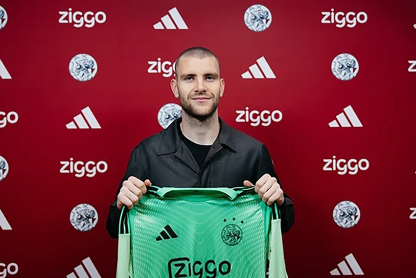 ajax-Paes.jpg