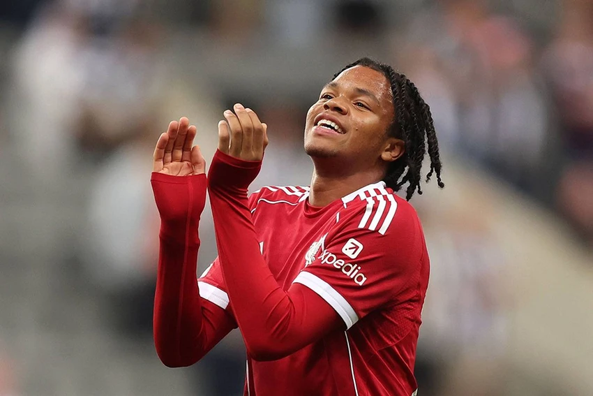 liverpool-chelsea-ngumoha.jpg