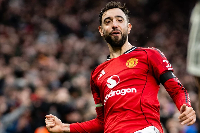 bruno-fernandes-dua-carrick-vao-the-kho.jpg