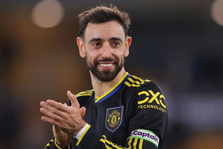 bruno-fernandes-bat-den-xanh-cho-mu.jpg