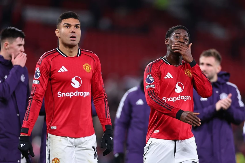 mu-mainoo-casemiro.jpg