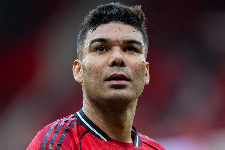 CASEMIRO-KHUYEN-MU.jpg