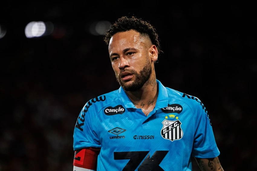 neymar-bi-nu-dau-bep-rieng-kien.jpg