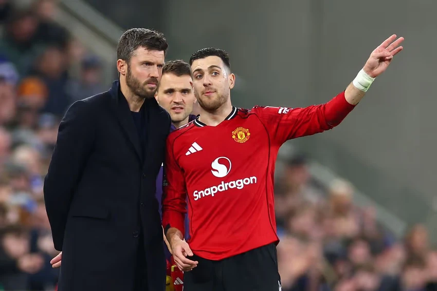 mu-carrick-dalot.jpg