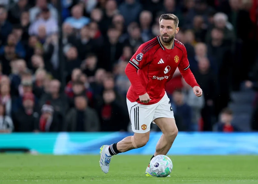 manchester-united-luke-shaw.jpg