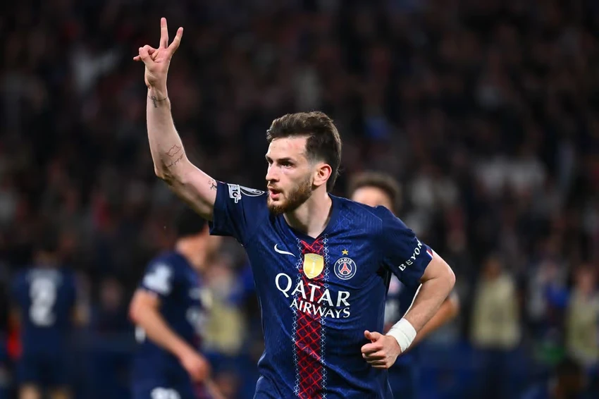 Khvicha-Kvaratskhelia-psg.jpg