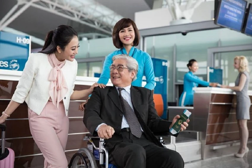 Công tác phục vụ người khuyết tật hoặc hạn chế khả năng di chuyển là hoạt động phục vụ thường lệ của VIAGS. Ảnh: Pacific Airlines. Công tác phục vụ người khuyết tật hoặc hạn chế khả năng di chuyển là hoạt động phục vụ thường lệ của VIAGS. Ảnh: Pacific Airlines.