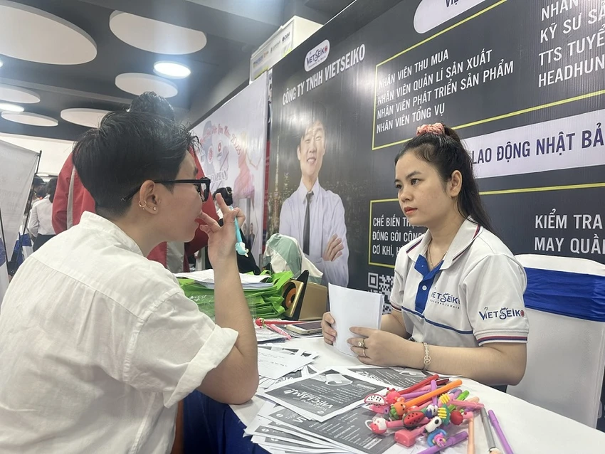 Các doanh nghiệp Nhật Bản có nhu tuyển dụng và nhận sinh viên thực tập hơn 2.500 vị trí. Ảnh: P.ĐIỀN Các doanh nghiệp Nhật Bản có nhu tuyển dụng và nhận sinh viên thực tập hơn 2.500 vị trí. Ảnh: P.ĐIỀN
