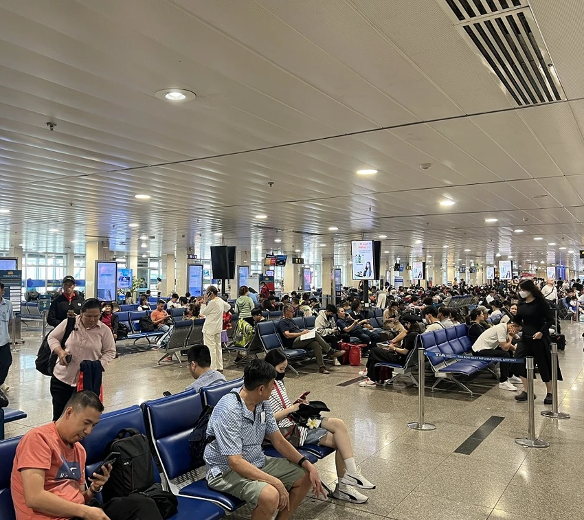 cac-chuyen-bay-den-san-bay-den-san-bay-tan-son-nhat-chay-ve-1.jpg