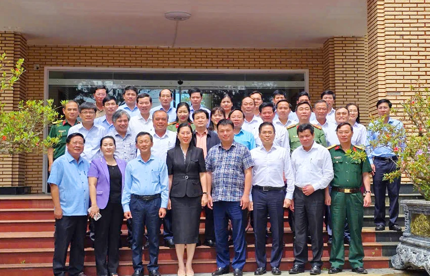 ban-thuong-vu-tinh-uy-kon-tum-quang-ngai-hop-sap-nhap-4-2301-1731.jpg