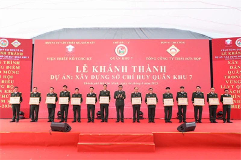 quan-khu-732-4925-9636.png