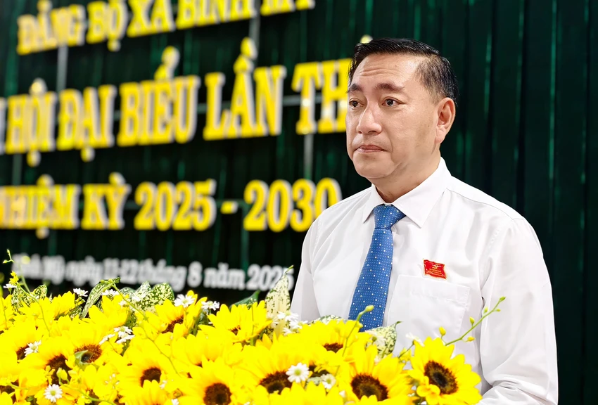 ong-nguyen-chi-dung-lam-bi-thu-dang-uy-xa-binh-my-1-5937-4273.jpg