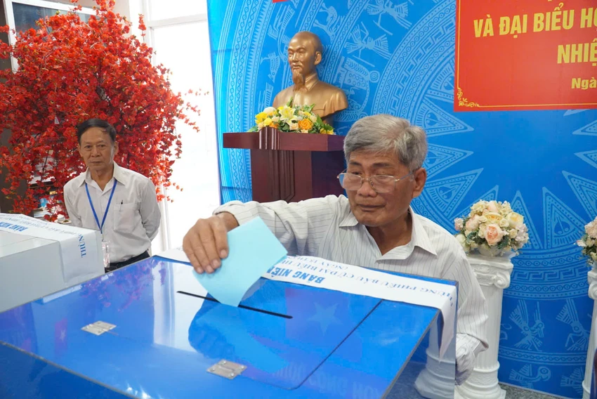 gen-h-huynh-tho-bau-cu-1.jpg