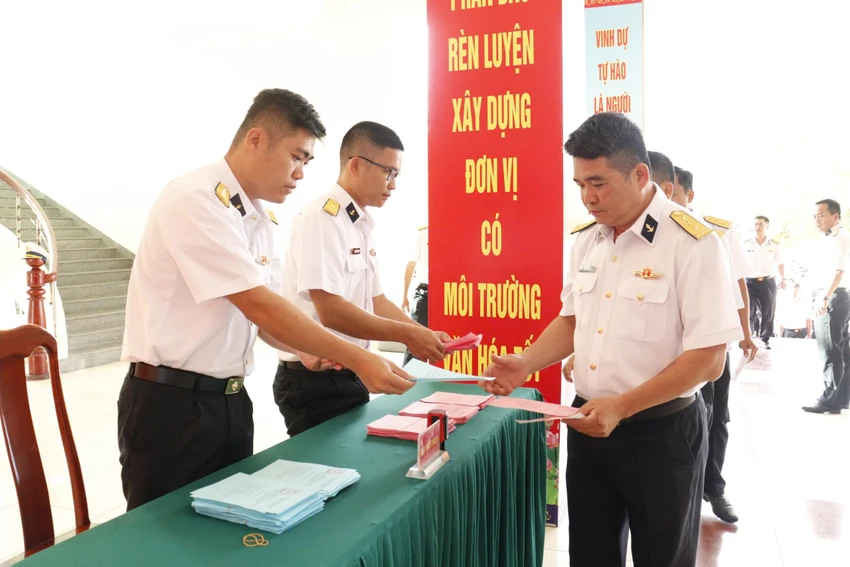 gen-h-xuan-hoat-bau-cu-1.jpg