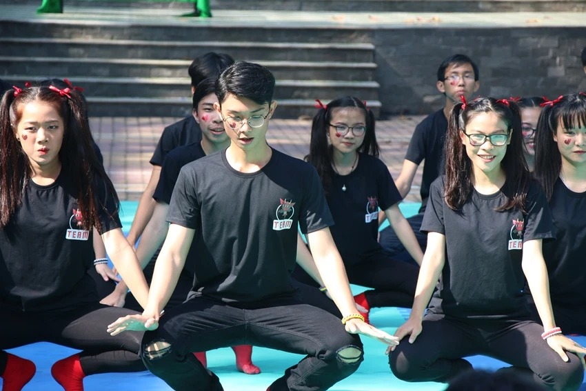 Những màn flashmob 'cực chất' của HS trường Nguyễn Du ảnh 5 Những màn flashmob 'cực chất' của HS trường Nguyễn Du ảnh 5