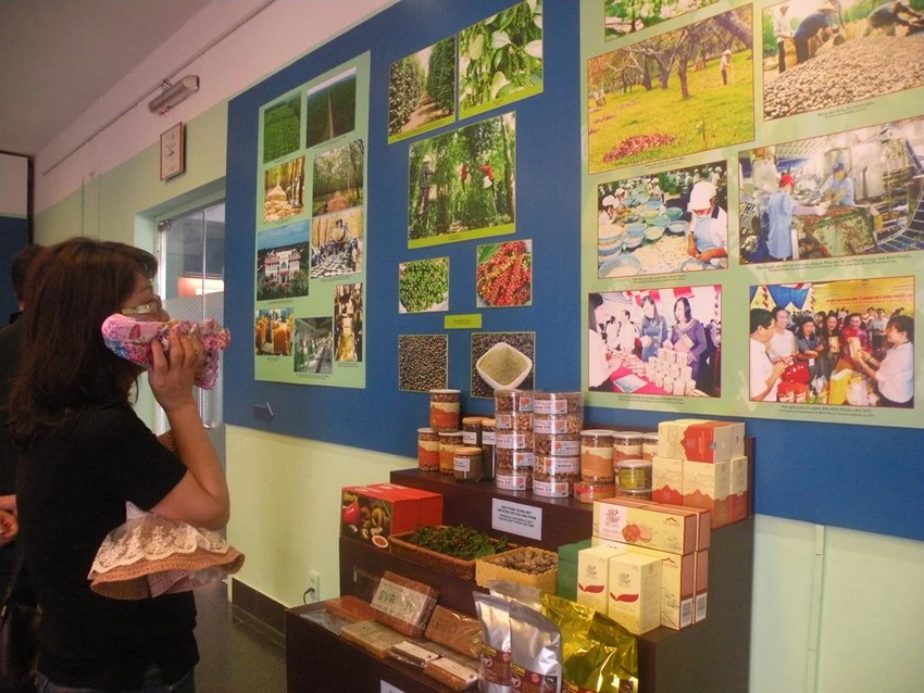 Khai mạc triển lãm Bình Phước-trước và sau chiến tranh ảnh 5 Khai mạc triển lãm Bình Phước-trước và sau chiến tranh ảnh 5