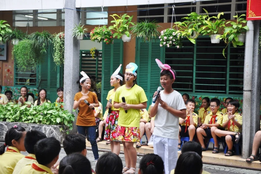Khi thầy dạy Anh văn làm đạo diễn, trò mê kịch nói ảnh 2 Khi thầy dạy Anh văn làm đạo diễn, trò mê kịch nói ảnh 2