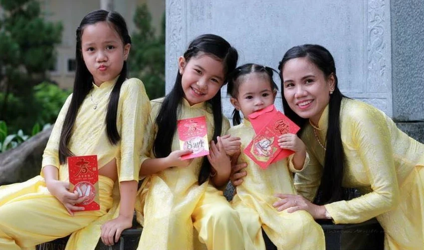 Ngắm chùm ảnh áo dài siêu dễ thương của 4 mẹ con ảnh 11