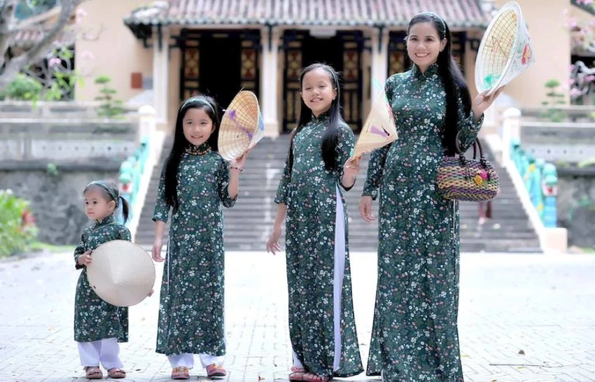 Ngắm chùm ảnh áo dài siêu dễ thương của 4 mẹ con ảnh 3