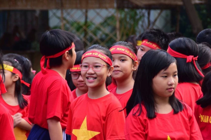 Dễ thương: Cô trò xếp hình trái tim ủng hộ U23 Việt Nam ảnh 6 Dễ thương: Cô trò xếp hình trái tim ủng hộ U23 Việt Nam ảnh 6