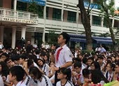 Con thi lớp 10, cha mẹ ‘ngồi trên đống lửa’