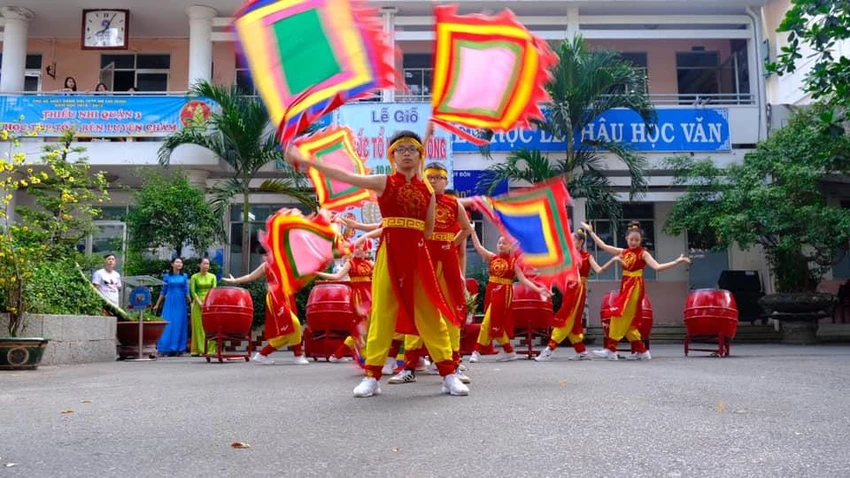 Nhiều trường học tổ chức trang trọng lễ Giỗ tổ Hùng Vương ảnh 7 Nhiều trường học tổ chức trang trọng lễ Giỗ tổ Hùng Vương ảnh 7