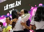 Xúc động lễ tri ân và trưởng thành ở trường THPT Trưng Vương