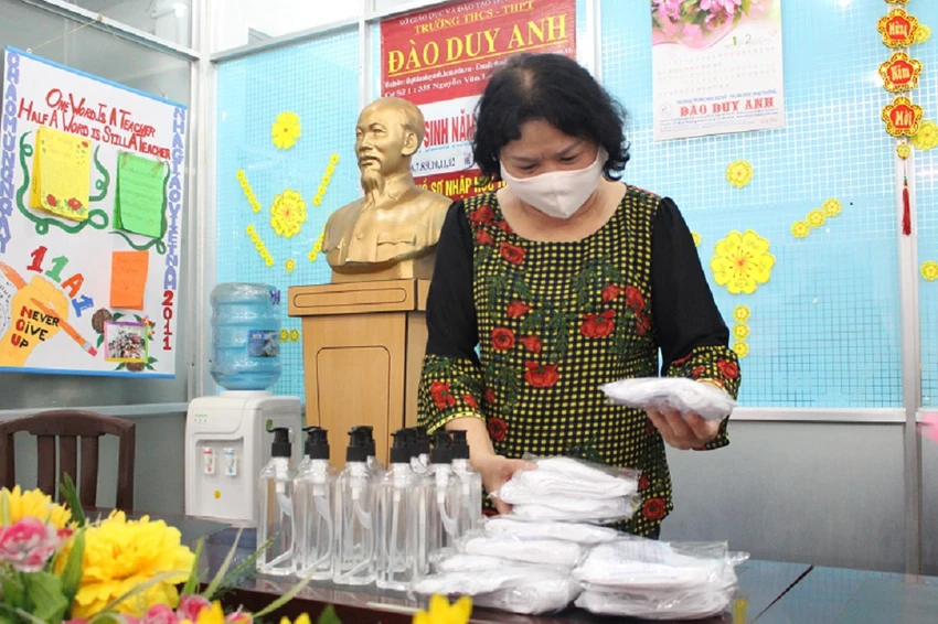Trường học dọn vệ sinh sẵn sàng đón học sinh trở lại ảnh 2 Trường học dọn vệ sinh sẵn sàng đón học sinh trở lại ảnh 2