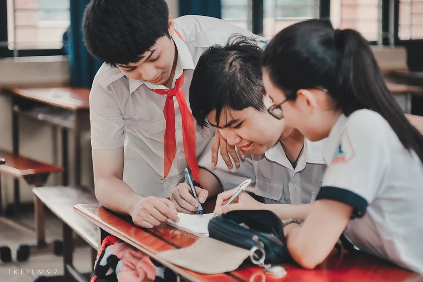 Độc đáo ảnh kỷ yếu lấy ý tưởng từ tác phẩm của Nguyễn Nhật Ánh ảnh 8 Độc đáo ảnh kỷ yếu lấy ý tưởng từ tác phẩm của Nguyễn Nhật Ánh ảnh 8