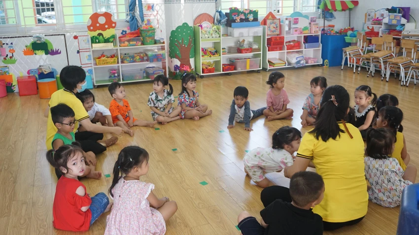 Một giờ học của các bé trường Mầm non Tân Tạo, quận Bình Tân. Ảnh: NQ Một giờ học của các bé trường Mầm non Tân Tạo, quận Bình Tân. Ảnh: NQ