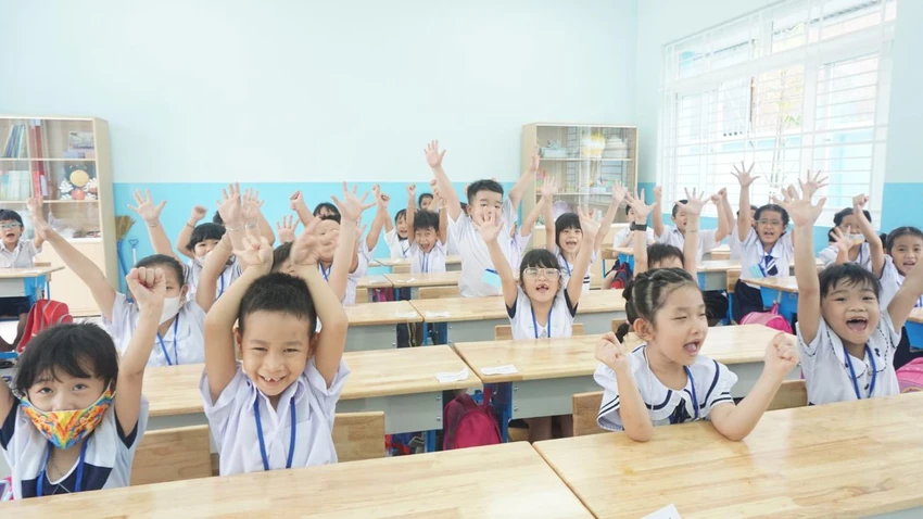 Học sinh lớp 1 trường Tiểu học Nguyễn Trực, quận 8. Ảnh: NGUYỄN QUYÊN Học sinh lớp 1 trường Tiểu học Nguyễn Trực, quận 8. Ảnh: NGUYỄN QUYÊN