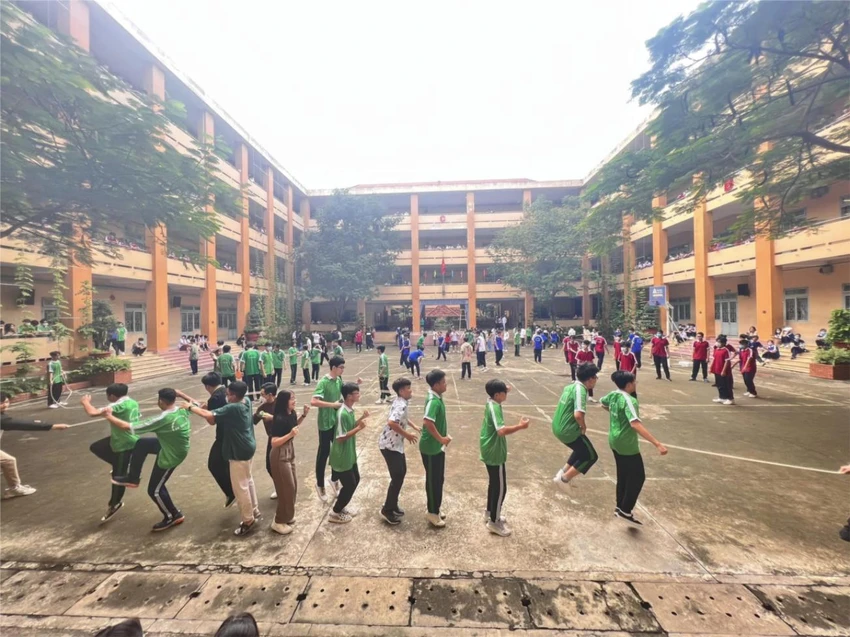 Học sinh trường THPT Tây Thạnh, quận Tân Phú trong một hoạt động thể thao. Ảnh: Website trường Trường THPT Tây Thạnh