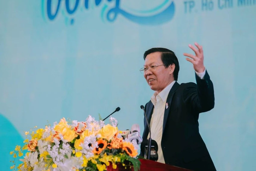 Chủ tịch TP.HCM Phan Văn Mãi phát biểu tại diễn đàn "Khát vọng thanh niên thành phố Bác. Ảnh: BTC Chủ tịch TP.HCM Phan Văn Mãi phát biểu tại diễn đàn "Khát vọng thanh niên thành phố Bác. Ảnh: BTC