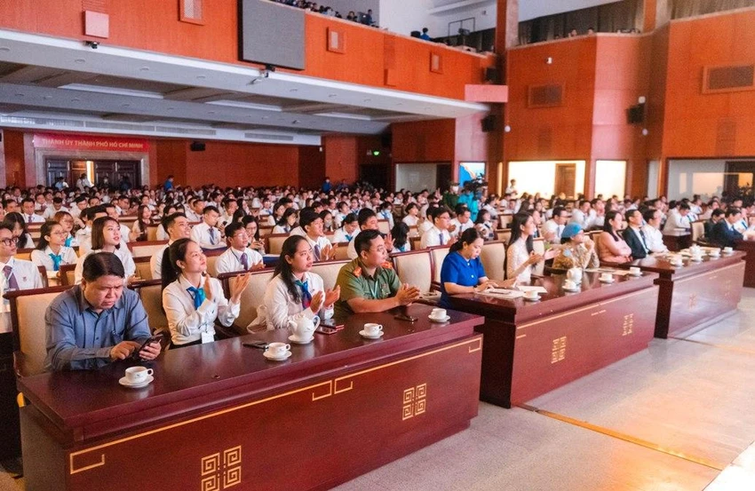 Diễn đàn "Khát vọng thanh niên thành phố Bác" có sự tham dự của 1000 đại biểu. Ảnh: BTC Diễn đàn "Khát vọng thanh niên thành phố Bác" có sự tham dự của 1000 đại biểu. Ảnh: BTC