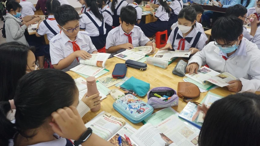 Học sinh trường THPT chuyên Trần Đại Nghĩa trong một tiết học. Ảnh: NGUYỄN QUYÊN Học sinh trường THPT chuyên Trần Đại Nghĩa trong một tiết học. Ảnh: NGUYỄN QUYÊN