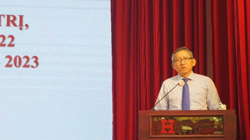 Ông Dương Trí Dũng, Phó Giám đốc Sở GD&amp;ĐT TP.HCM phát biểu chỉ đạo tại hội nghị sáng nay. Ảnh: NGUYỄN QUYÊN