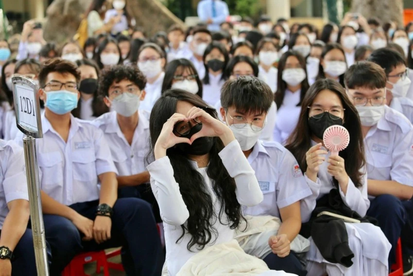 Học sinh Trường THPT Lê Qúy Đôn, quận 3 trong lễ khai giảng năm học mới. Ảnh: HOÀNG GIANG Học sinh Trường THPT Lê Qúy Đôn, quận 3 trong lễ khai giảng năm học mới. Ảnh: HOÀNG GIANG