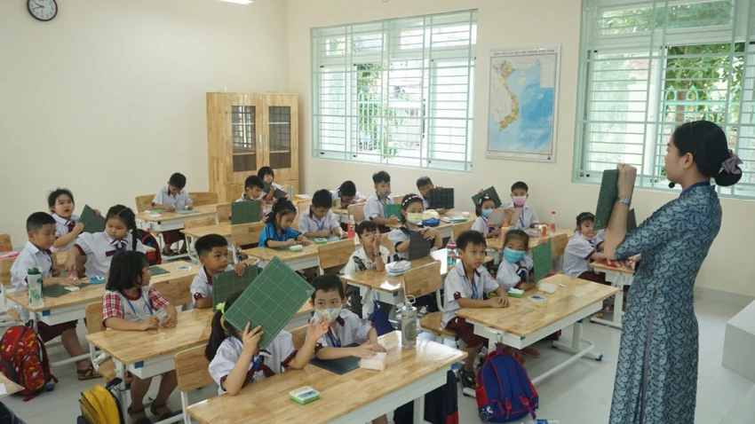 Việc một số địa phương yêu cầu 9 năm giữ hạng III cũ và hạng II cũ phải là 9 năm giáo viên đã đạt trình độ đại học là không đúng. Ảnh: PLO Việc một số địa phương yêu cầu 9 năm giữ hạng III cũ và hạng II cũ phải là 9 năm giáo viên đã đạt trình độ đại học là không đúng. Ảnh: PLO
