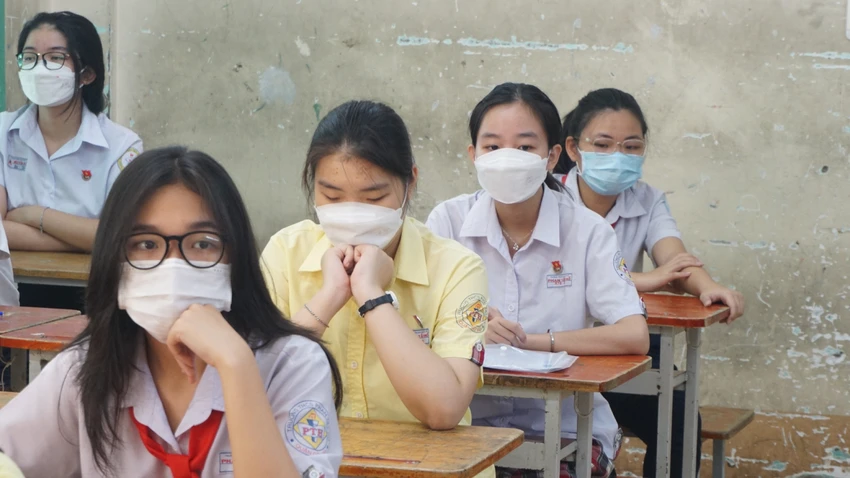 Thí sinh TP.HCM tham dự kỳ thi tuyển sinh vào lớp 10 năm học 2022-2023. Ảnh: NGUYỄN QUYÊN Thông tin thi vào lớp 10 của 8 tỉnh, thành phố