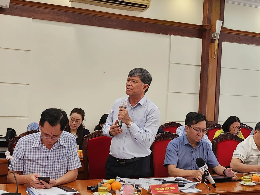 Giám đốc Sở GD&ĐT TP.HCM Nguyễn Văn Hiếu chia sẻ tại buổi làm việc sáng nay. Ảnh: NGUYỄN QUYÊN Giám đốc Sở GD&ĐT TP.HCM Nguyễn Văn Hiếu chia sẻ tại buổi làm việc sáng nay. Ảnh: NGUYỄN QUYÊN